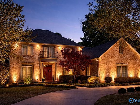 2nd image of 2704 Applewood Cir