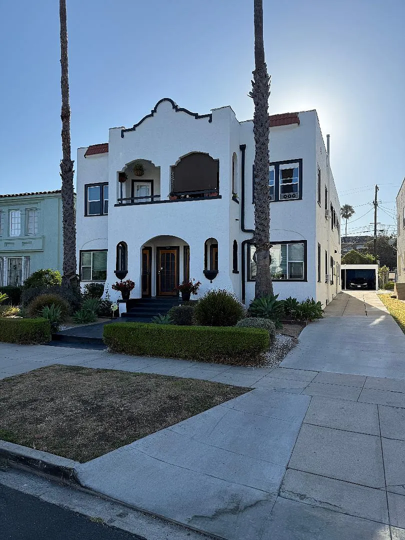 1123 S Cloverdale Avenue — Photo 1