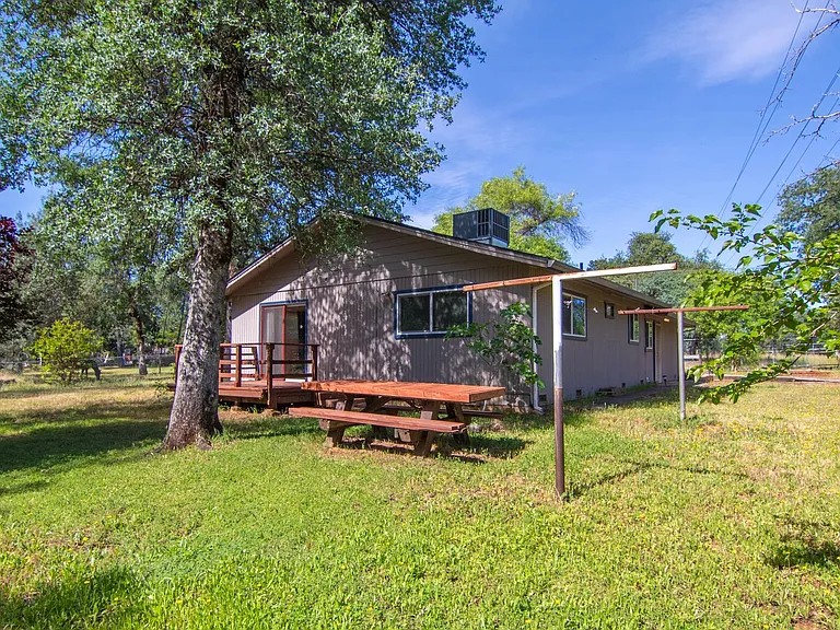 18623 Oasis Rd — Photo 5