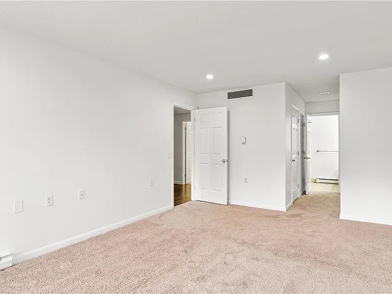 30 Argyle Ave #206 — Photo 21