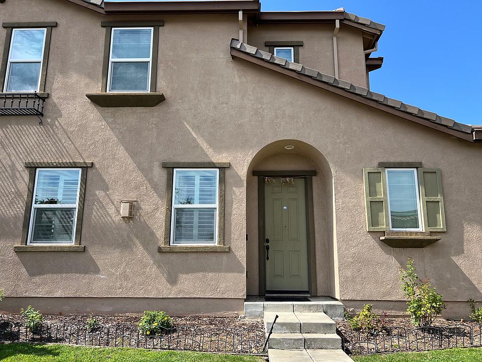 1st image of 831 Blossom Rock Ln