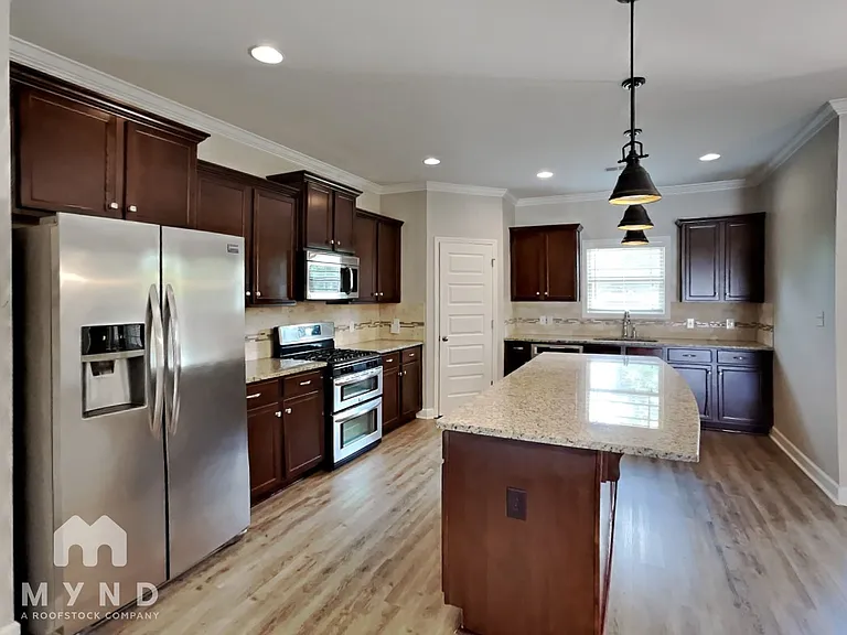 214 Balota St — Photo 8
