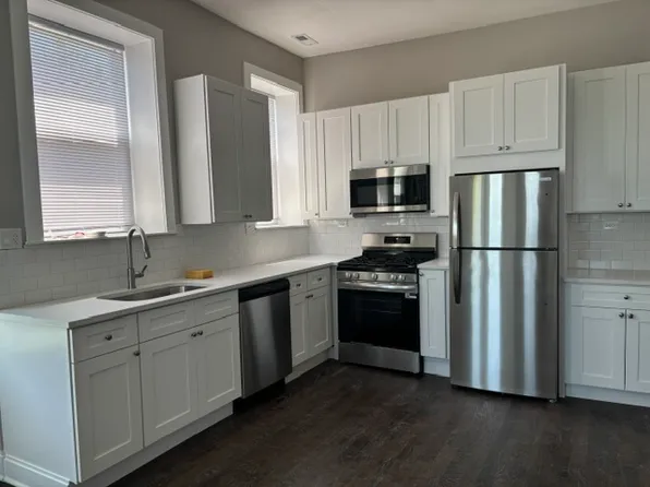 1860 N Hoyne Ave #1W, Chicago, IL 60647