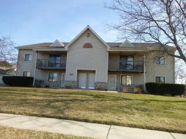 165 Wolf RUN, Mukwonago, WI 53149