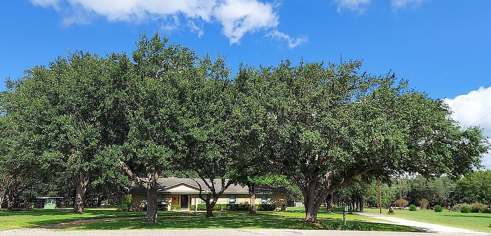 1st image of 11 Quail Hollow Dr