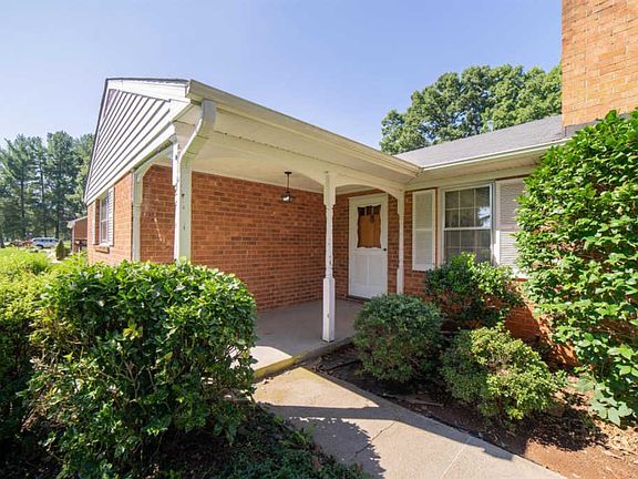 4th image of 584 Rainbow Forest Dr