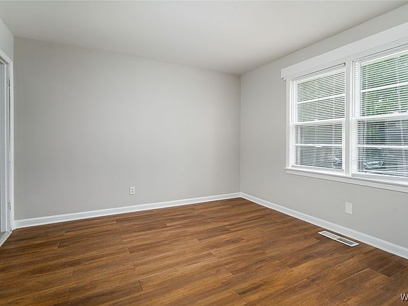 5th image of 3416 Camp St NE