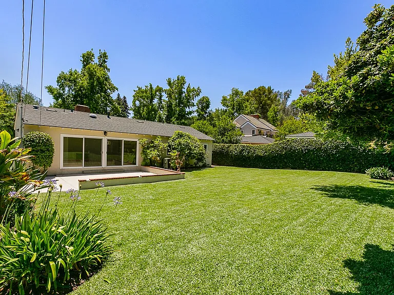 1325 Lomay Pl — Photo 14