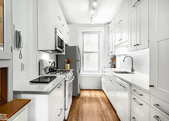 3rd image of 317 W 93rd St APT 1D