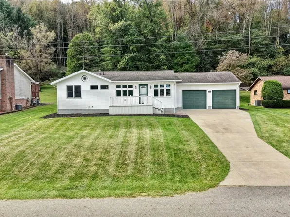 1184 Dawn Dr NE, New Philadelphia, OH 44663