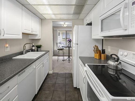 2nd image of 9805 NE 124th St Unit 1301