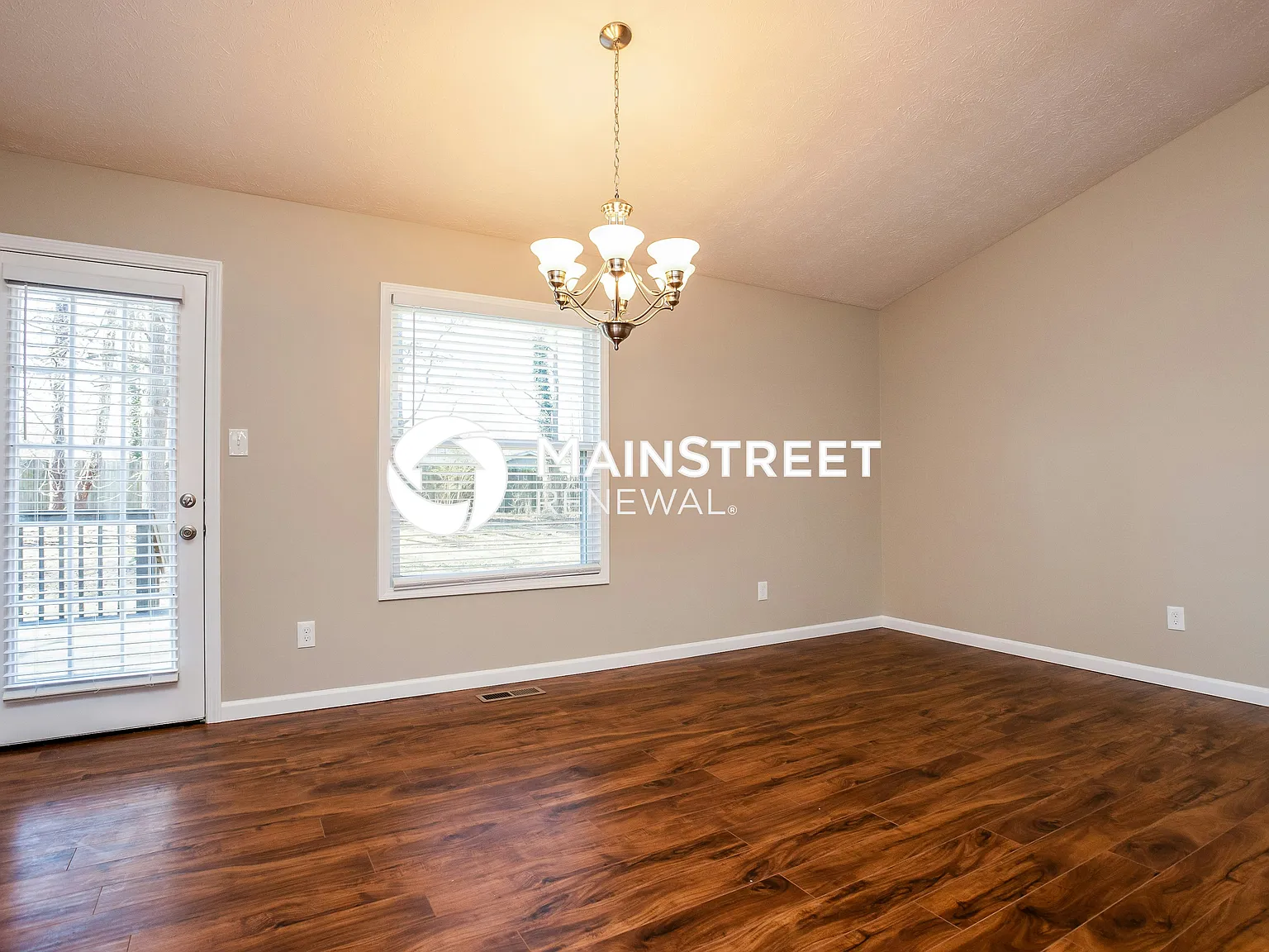 4366 Wesley Dr — Photo 4