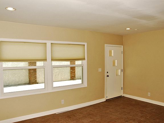 4th image of 1108 S 10th Ave