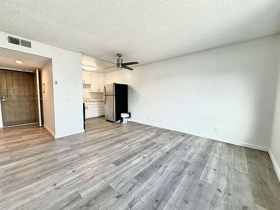 4th image of 829 N Bunker Hill Ave APT 6