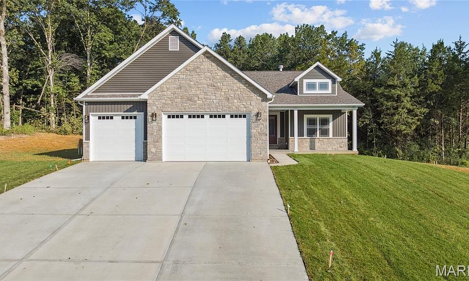 1st image of 413 Shady Trail Dr