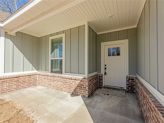 3rd image of 30 Osborne Ln