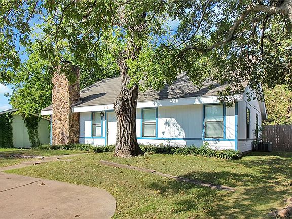 3rd image of 515 Campbell Ln