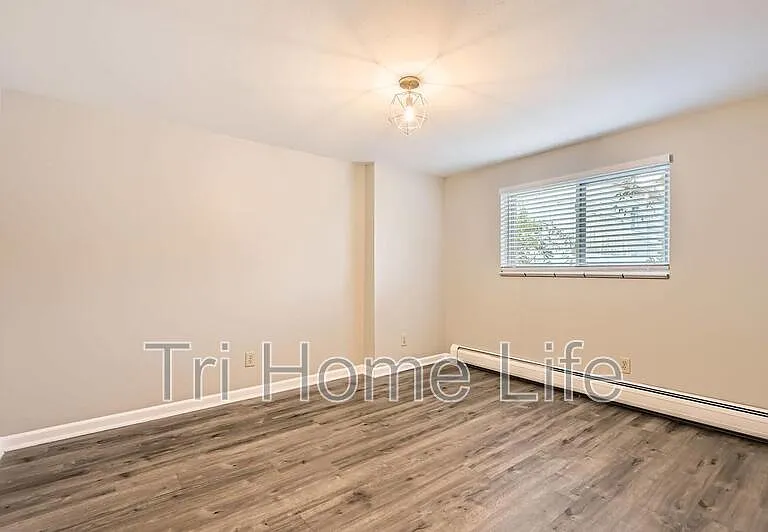 4725 S Acoma St — Photo 11
