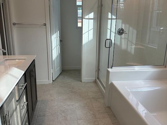 3rd image of 2923 E Hamilton Paseo