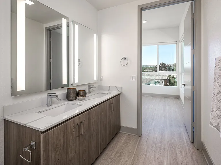 Bathroom | Penthouse B ONE