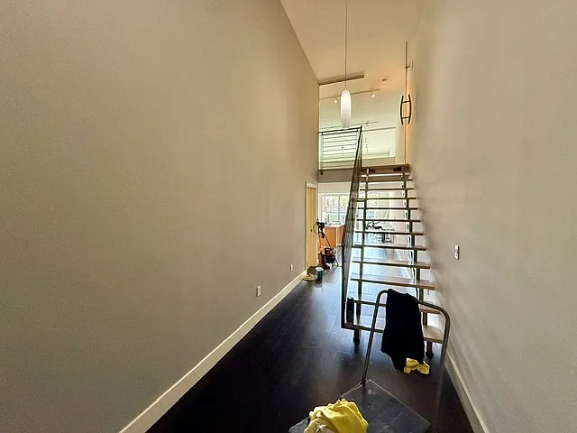 1 bed, 909 sqft, $5,800 — Photo 2
