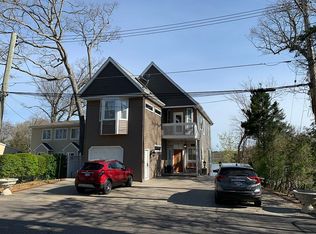 204 Oak Island Dr, Wolverine Lake, MI 48390