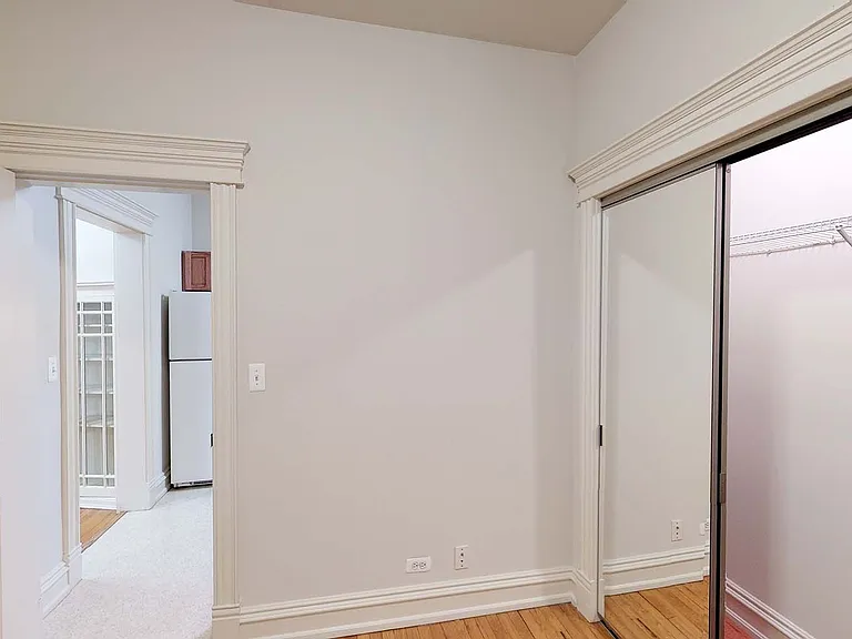 5706-10 S. Blackstone Ave — Photo 36