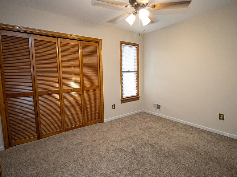 140 Land Of Lakes Cir — Photo 21