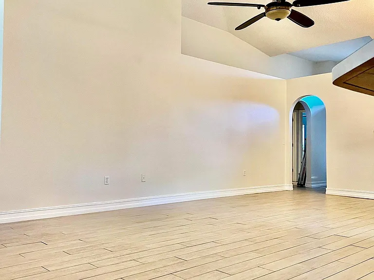1612 Muir Cir — Photo 17