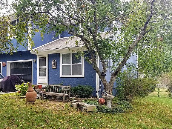 2nd image of 9521 W 86th St