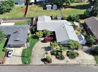 1670 NW Vale Ct, Roseburg, OR 97471