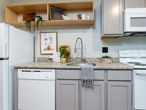 5th image of 1711 N Vassar Ave #10698832