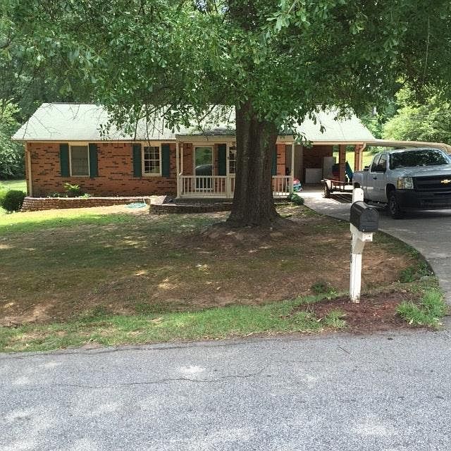 1st image of 400 Valerie Cir