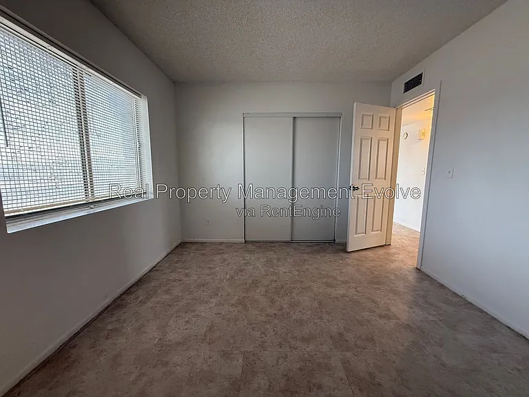 9248 W Mescal St — Photo 13