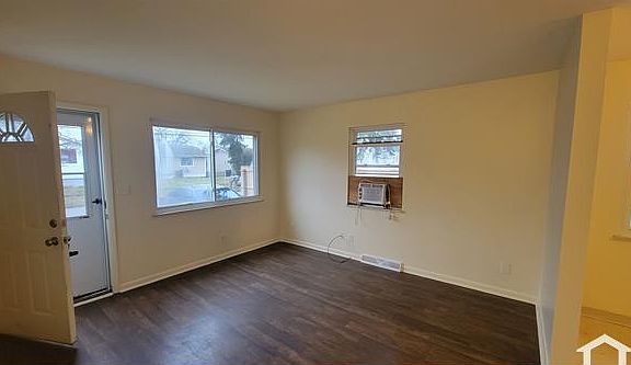 3rd image of 544 Baltimore Ave #A