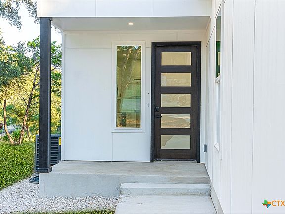 2nd image of 425 Scenic Hills Dr