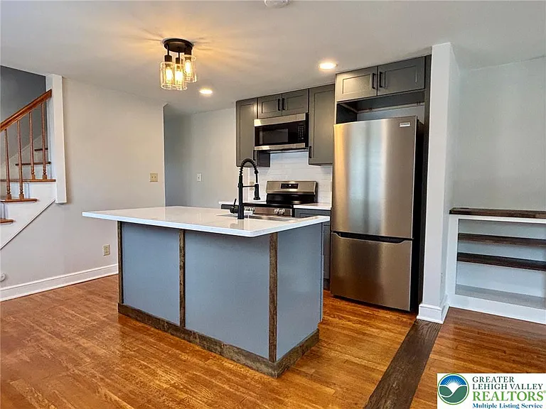 1342 N New St — Photo 5