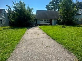 2411 Beacon Ln, Richmond, VA 23230