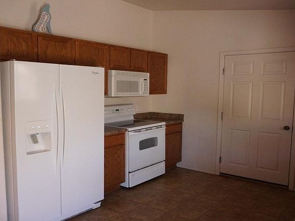 3rd image of 10466 S Avenue 10 E