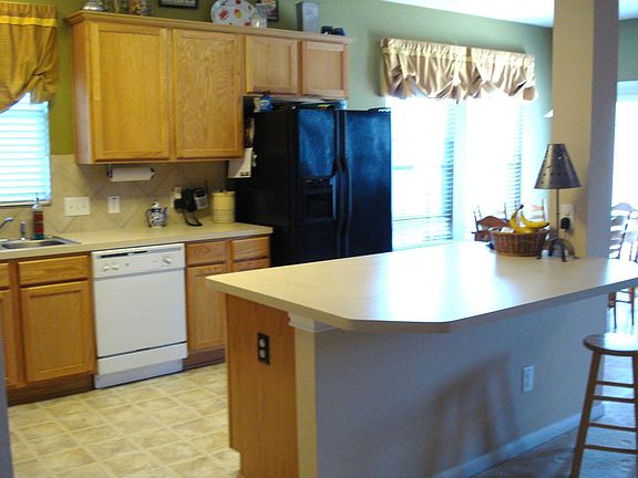 Plenty of Cabnet Space