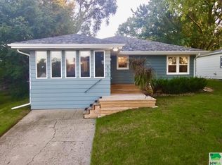 913 Hillside St, Cherokee, IA 51012