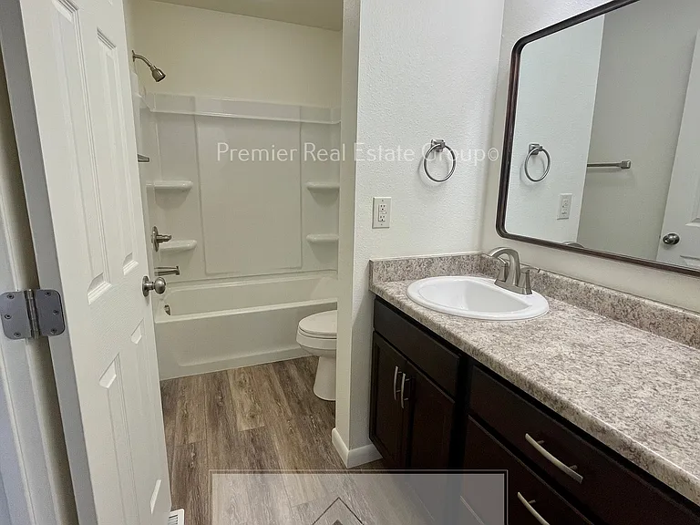 2433 Cherokee Park Pl — Photo 10