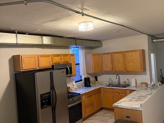 2nd image of 3414 W Medill Ave Unit B