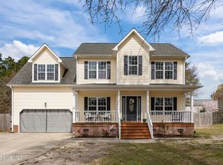 135 Shellbank Dr, Sneads Ferry, NC 28460