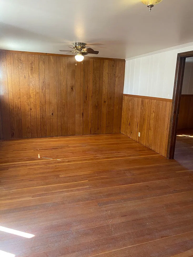 2 Bedroom Home For Rent — Photo 3