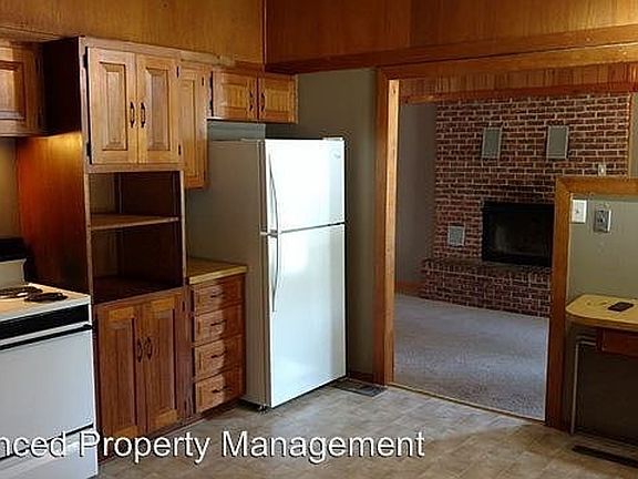 3rd image of 1811 Elaine Dr