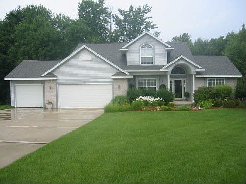 1st image of 9164 Lady Lauren Dr NE
