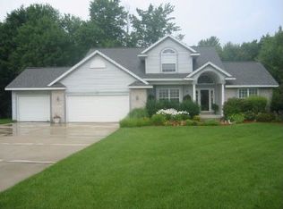 9164 Lady Lauren Dr NE, Rockford, MI 49341
