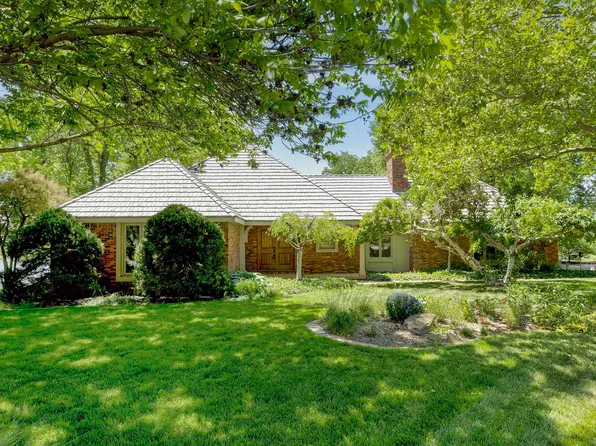 18 N Lakeview Dr, Goddard, KS 67052