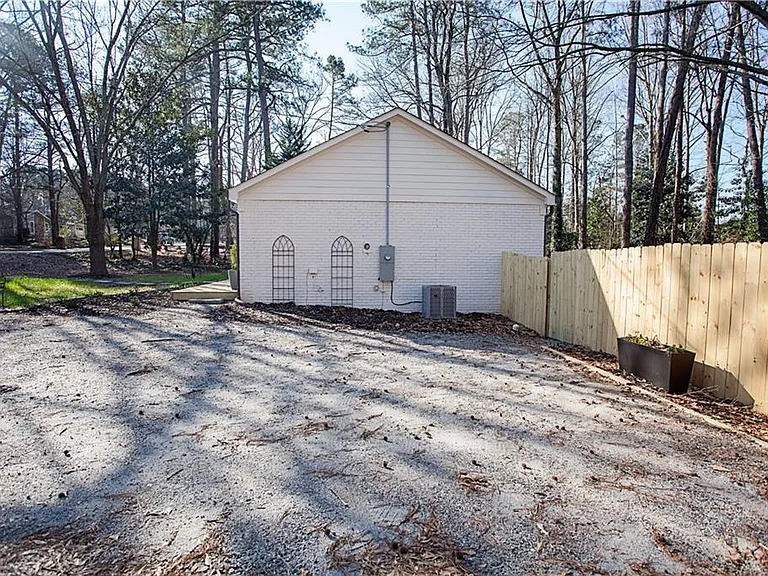 387 Michael Dr — Photo 41